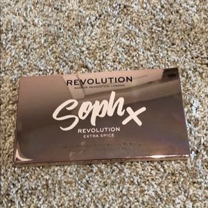Soph x revolution extra spice palette